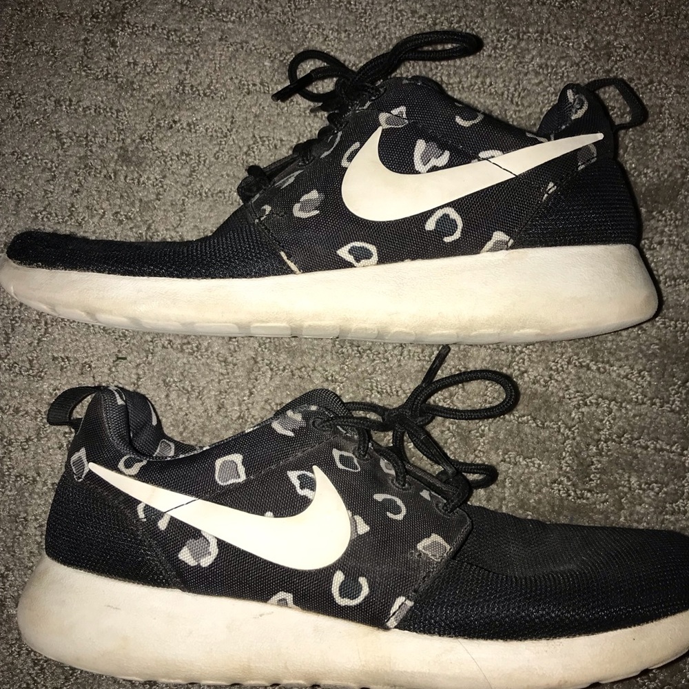Nike roshes